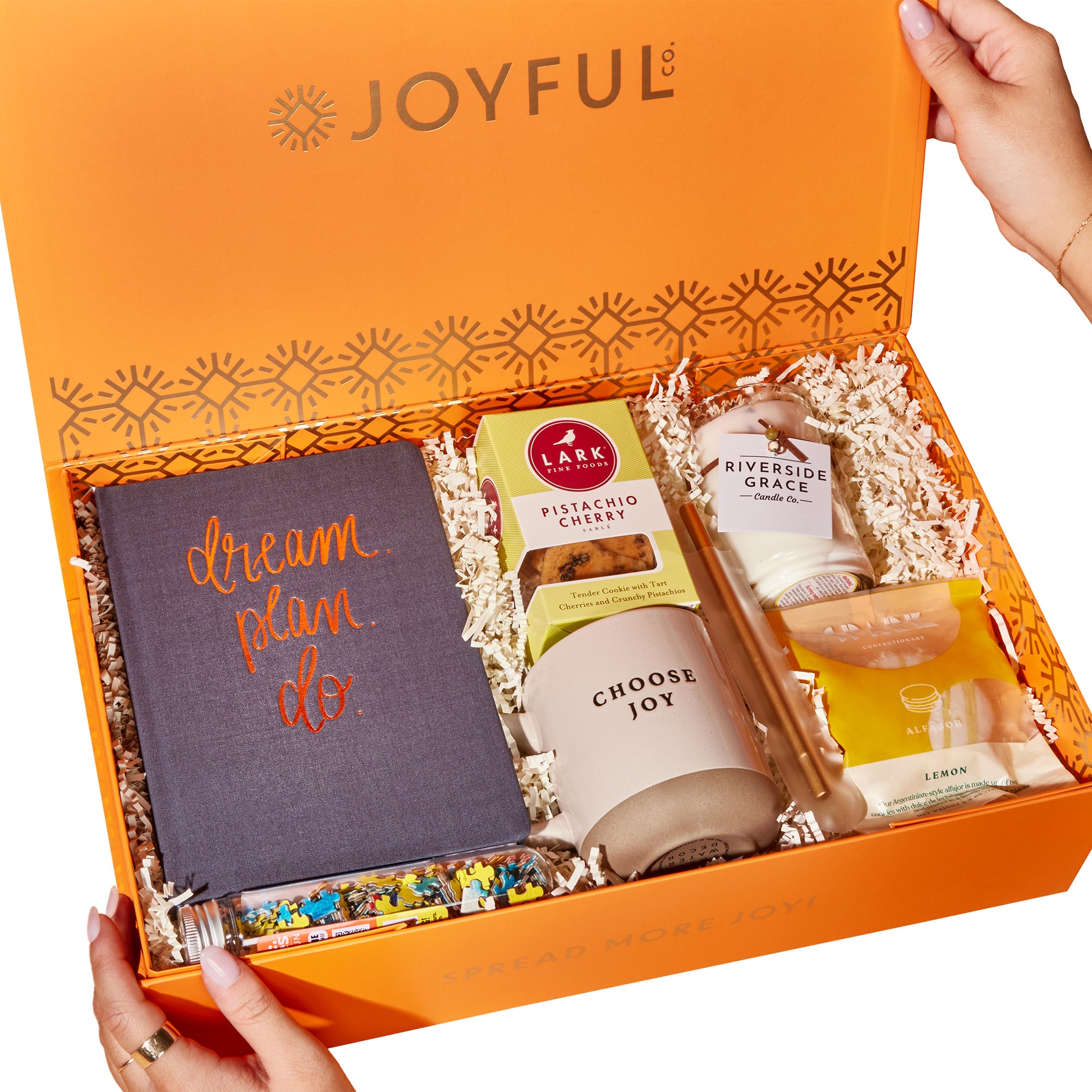SHARED JOY CURATED COUPLES GIFT BOX